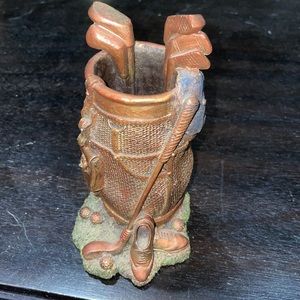 On the fairway pencil cup